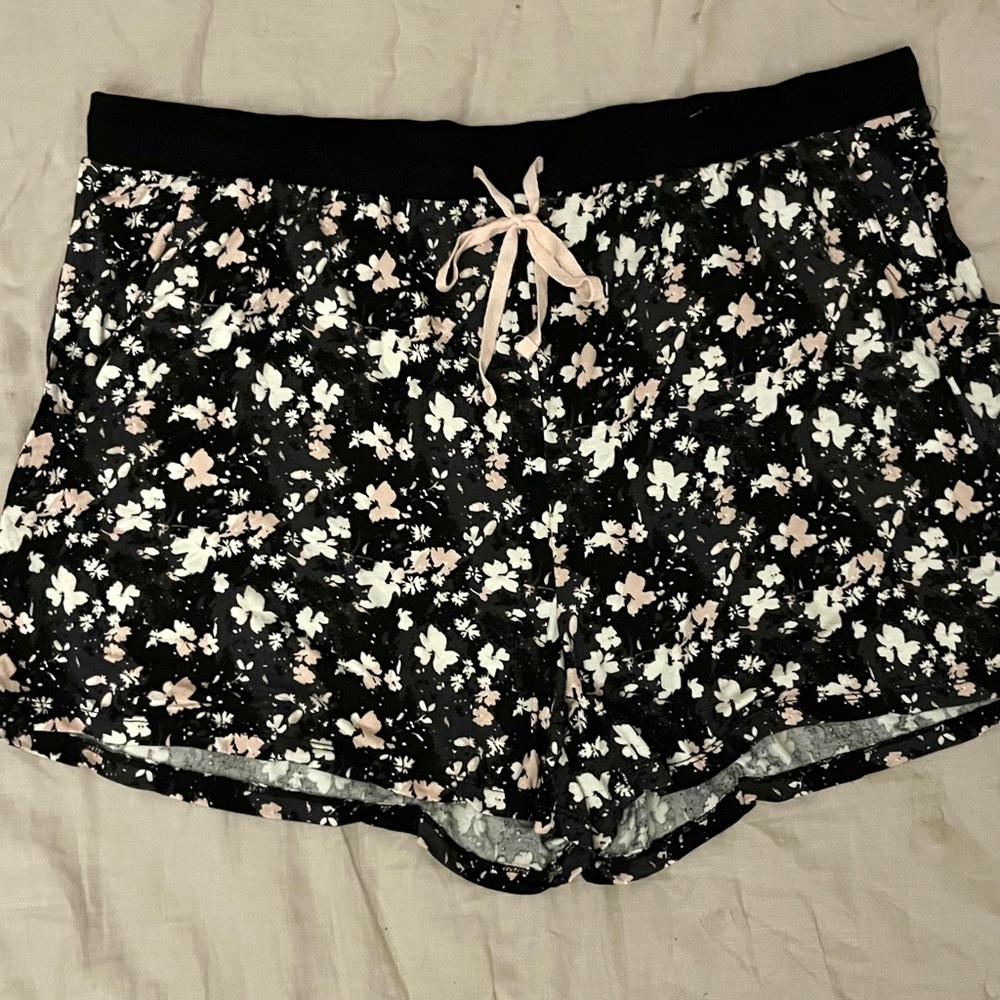 Rene Rofe Floral Black and White Sleepwear - Pajama Set - Picture 3 of 6
